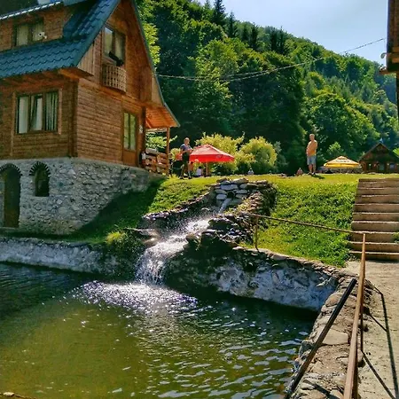Resort Pastravaria Romani Horezu